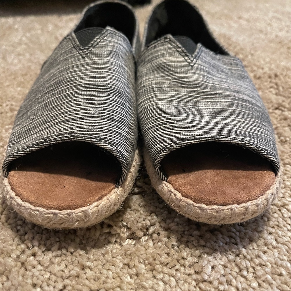 Open toed shoes, used, Tom’s